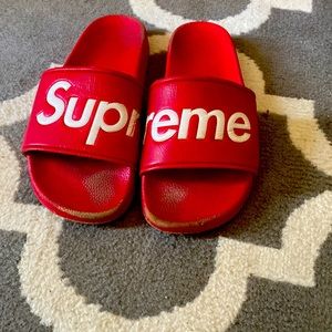 Supreme slides